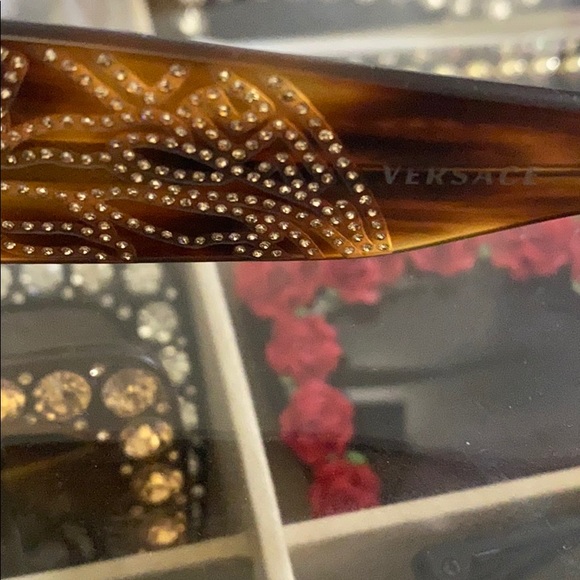 Versace - Picture 5 of 5